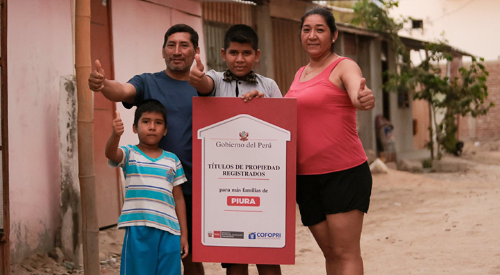 Brigadas de COFOPRI visitarán más de 12 mil lotes en todo el país durante el mes de mayo