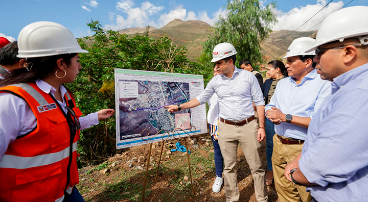 Inspeccionan trabajos de descolmatación en Huánuco para proteger a más de 400 vecinos