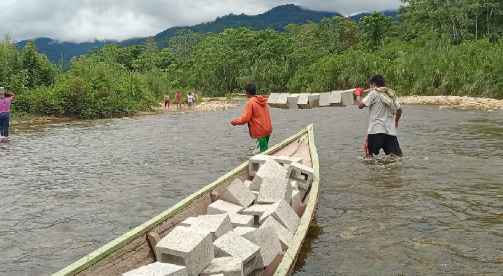 Junín: Ministerio de Vivienda construyó 578 viviendas Wasiymi con materiales trasladados por vía fluvial hasta Río Tambo