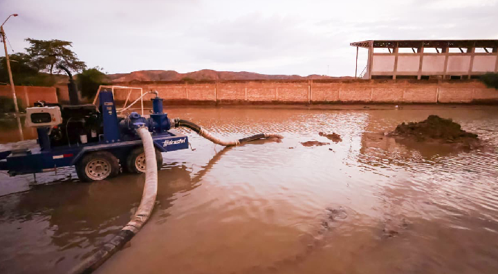 Vivienda entrega 25 motobombas para prevenir inundaciones y proteger a miles de familia