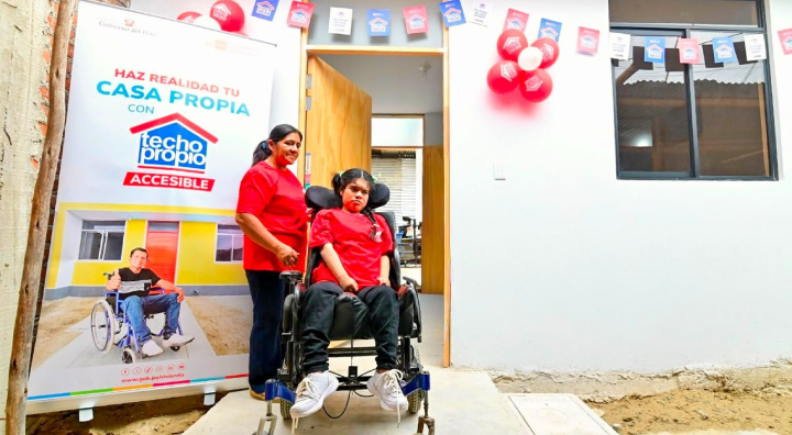 Entregaron la primera casa de interés social accesible adaptada para personas con discapacidad en Piura