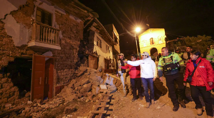 Despliegan acciones para atender a los damnificados del sismo en Chupaca