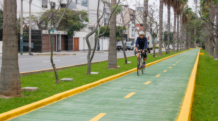Municipalidad de Surco concluyó construcción de ciclovía de 2.5 kilómetros en la avenida Velasco Astete