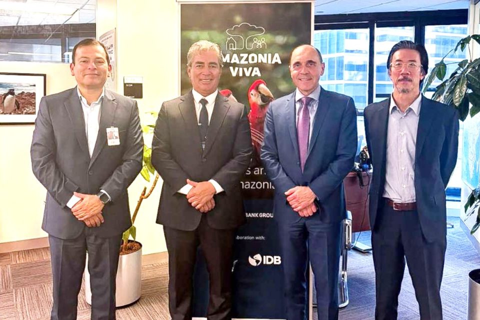 Ministro de Vivienda dialoga con el Banco Mundial sobre proyectos de agua y saneamiento y un nuevo modelo de vivienda social